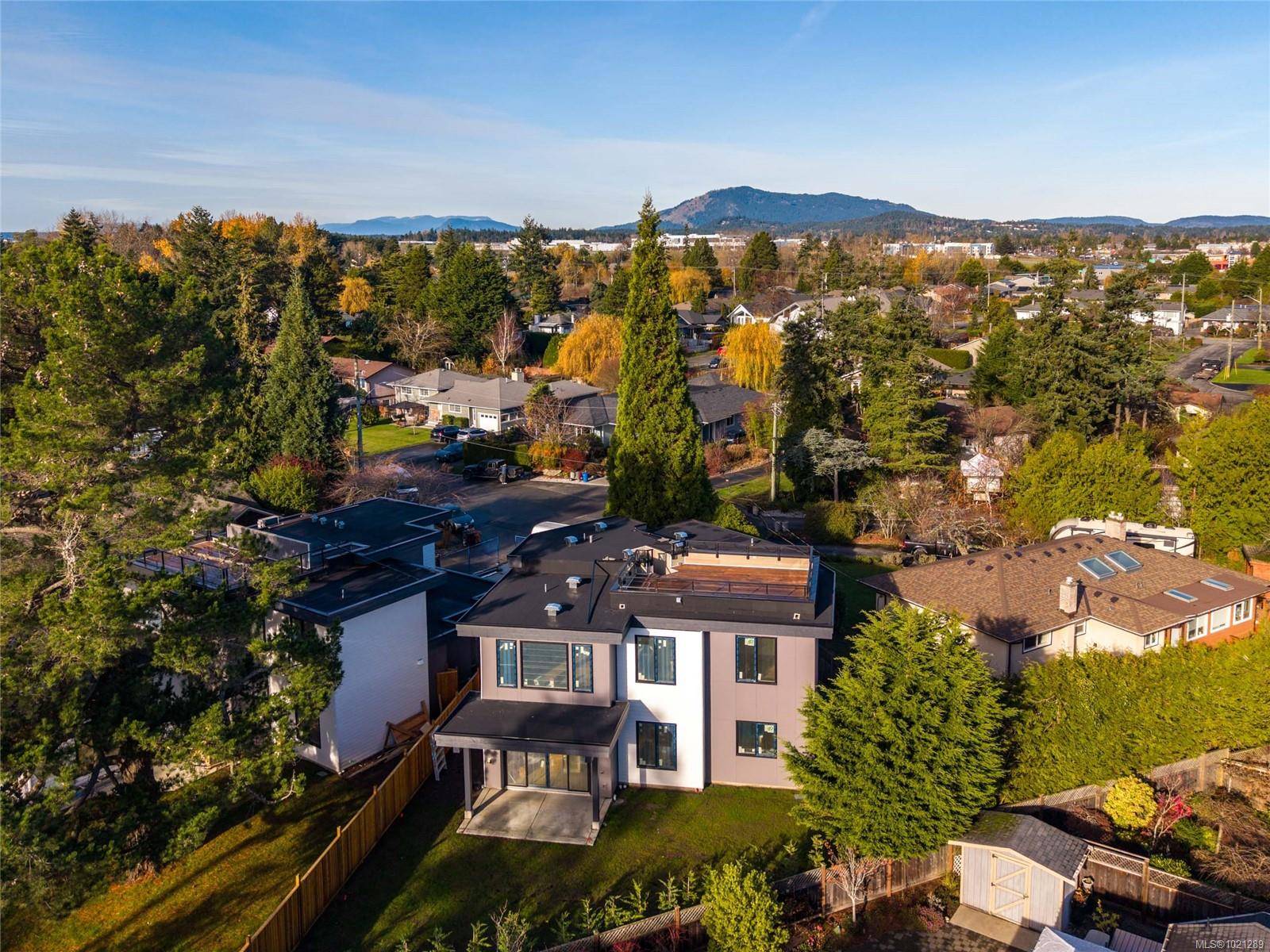 Sidney, BC V8L 1R2,2295 Adela Pl