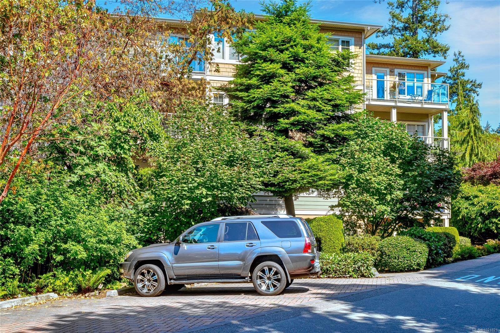 View Royal, BC V9A 7M7,125 Aldersmith Pl #404