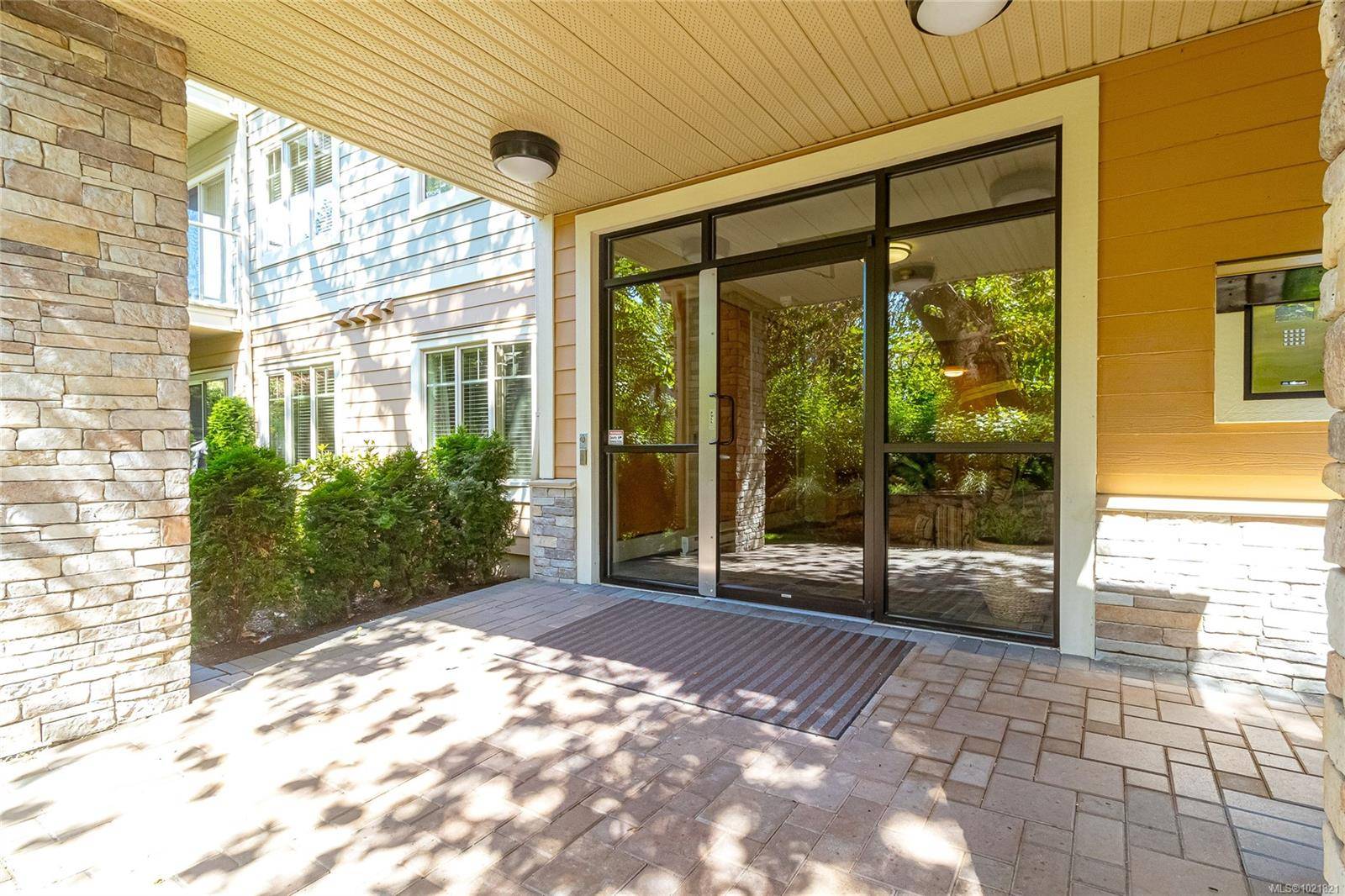 View Royal, BC V9A 7M7,125 Aldersmith Pl #404