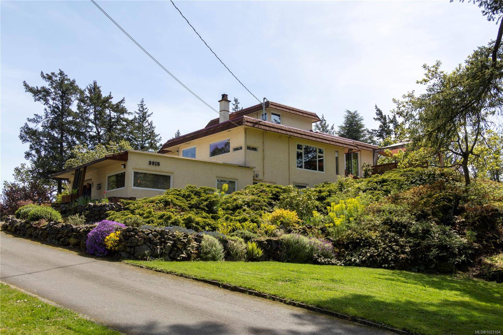 Saanich, BC V8Z 5A3,3815 Wilkinson Rd