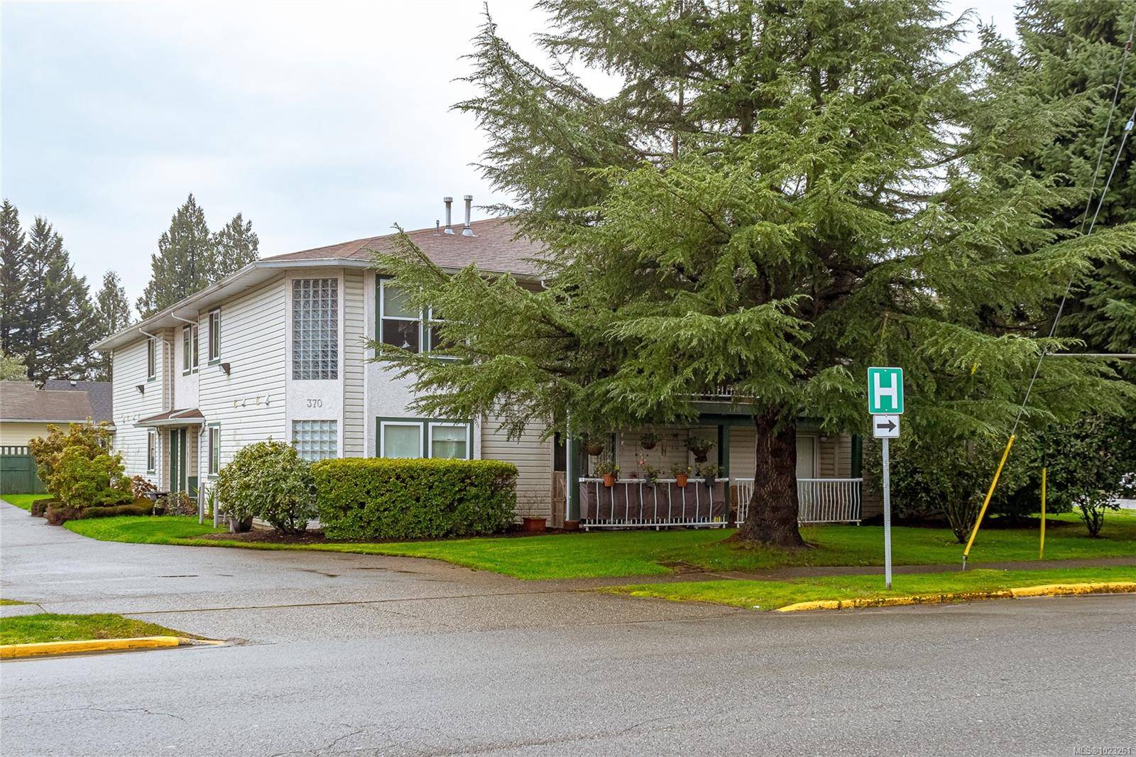 Duncan, BC V9L 1Z7,370 Cairnsmore St #3