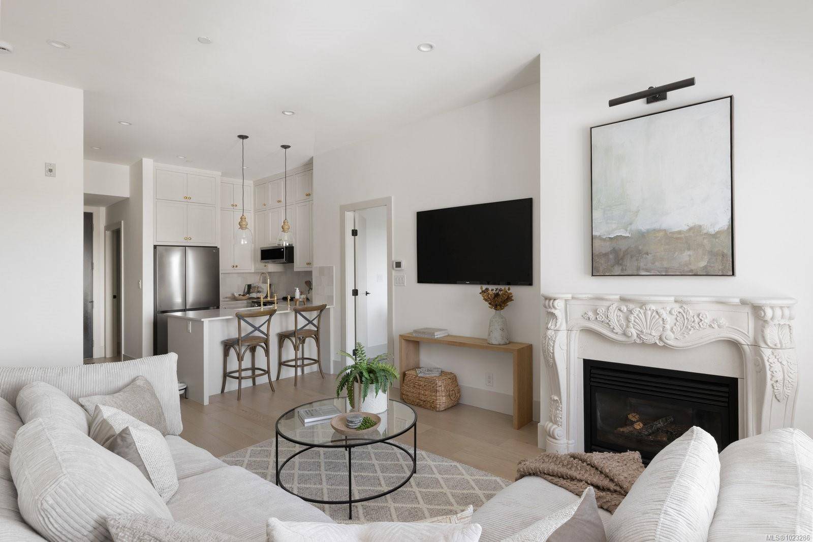 Langford, BC V9B 6T9,1335 Bear Mountain Pkwy #403