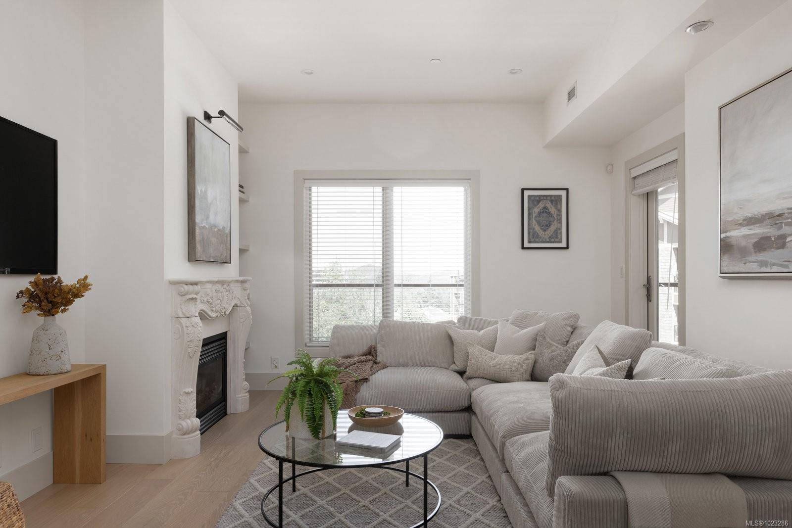 Langford, BC V9B 6T9,1335 Bear Mountain Pkwy #403