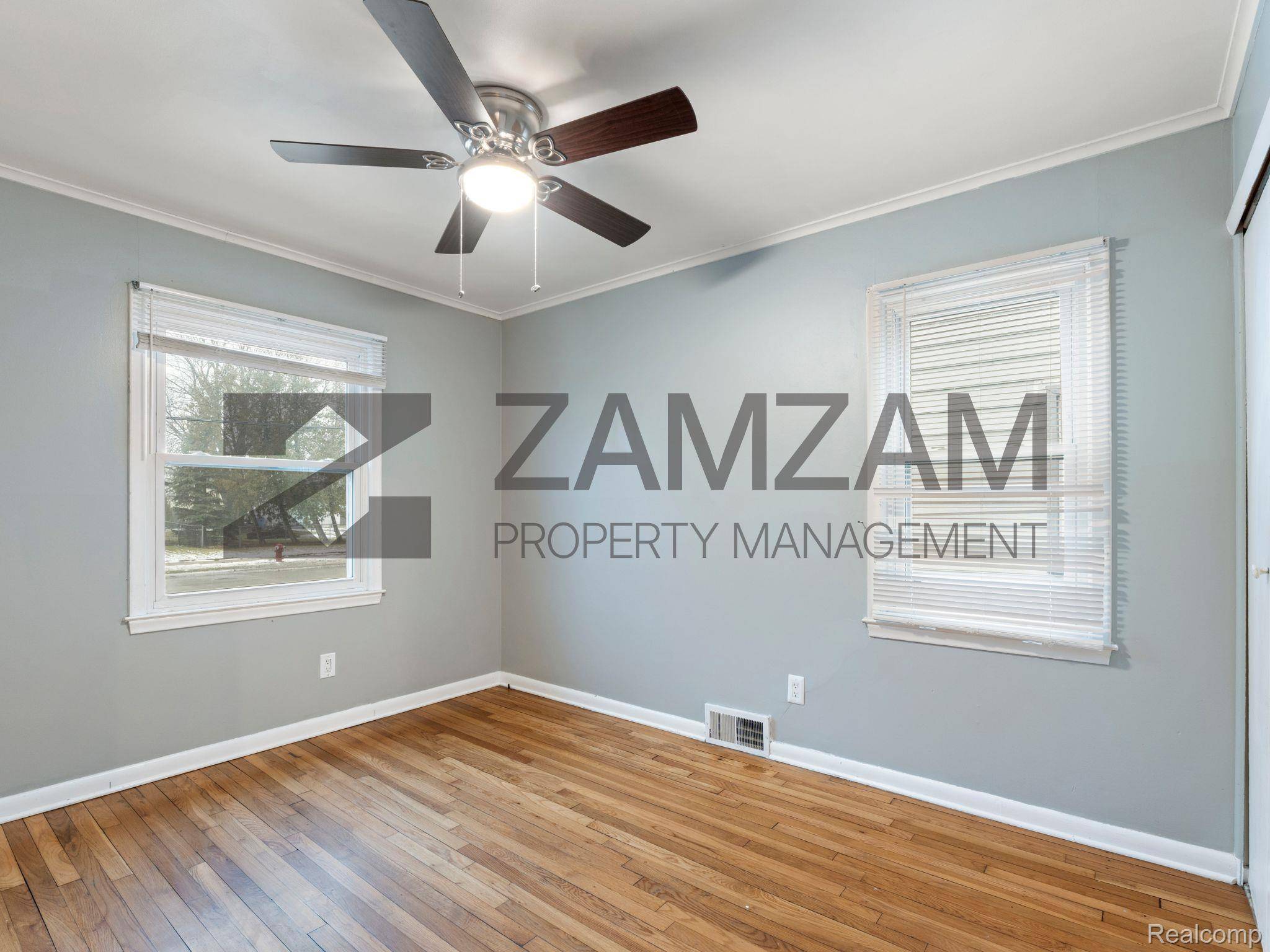 Center Line, MI 48015,8085 Stephens