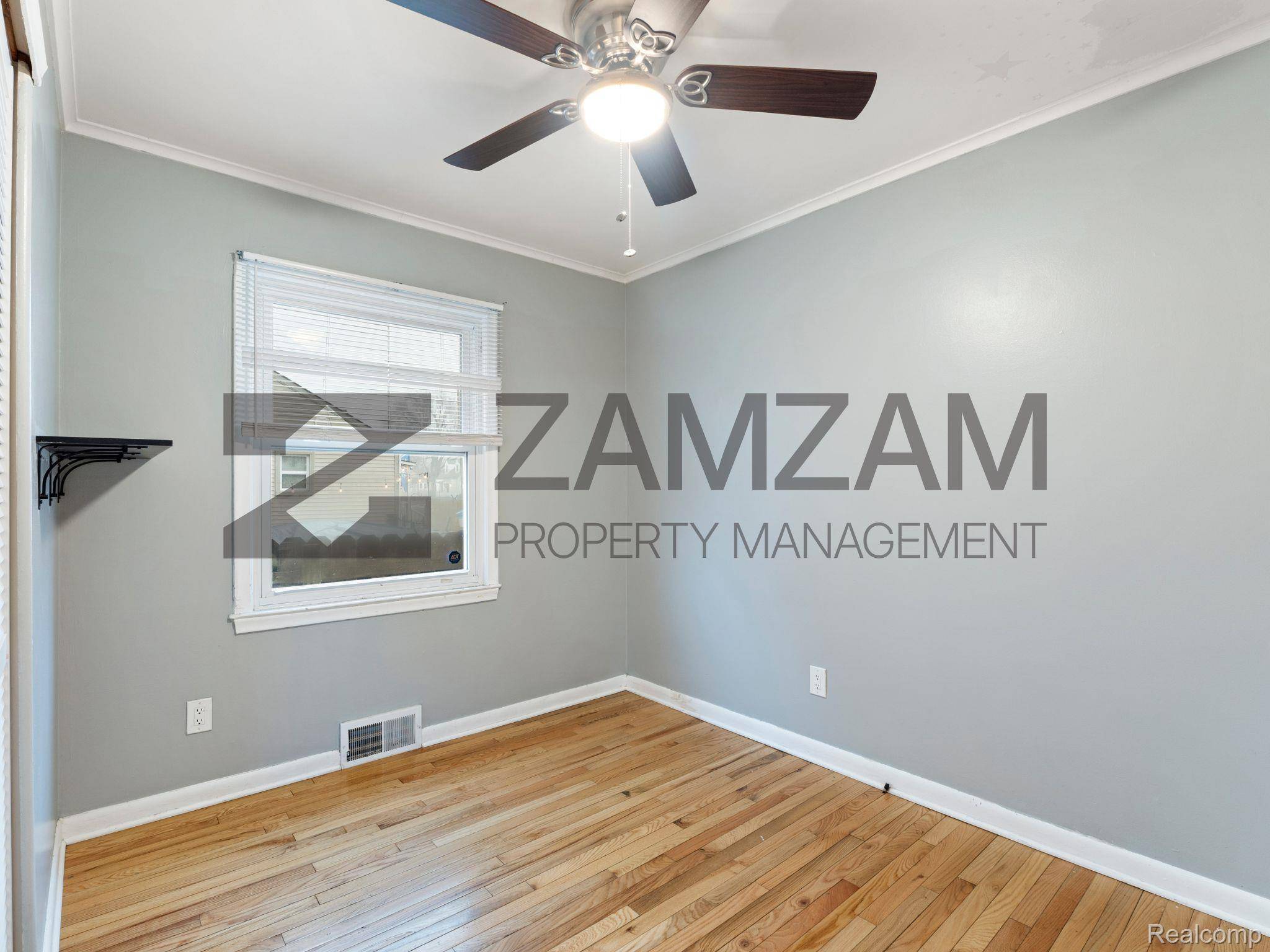 Center Line, MI 48015,8085 Stephens