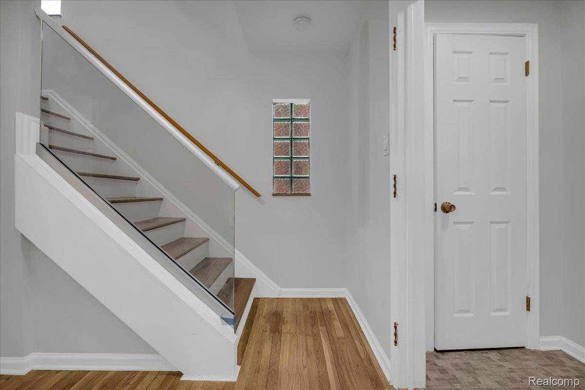 Detroit, MI 48235,18915 Lauder ST