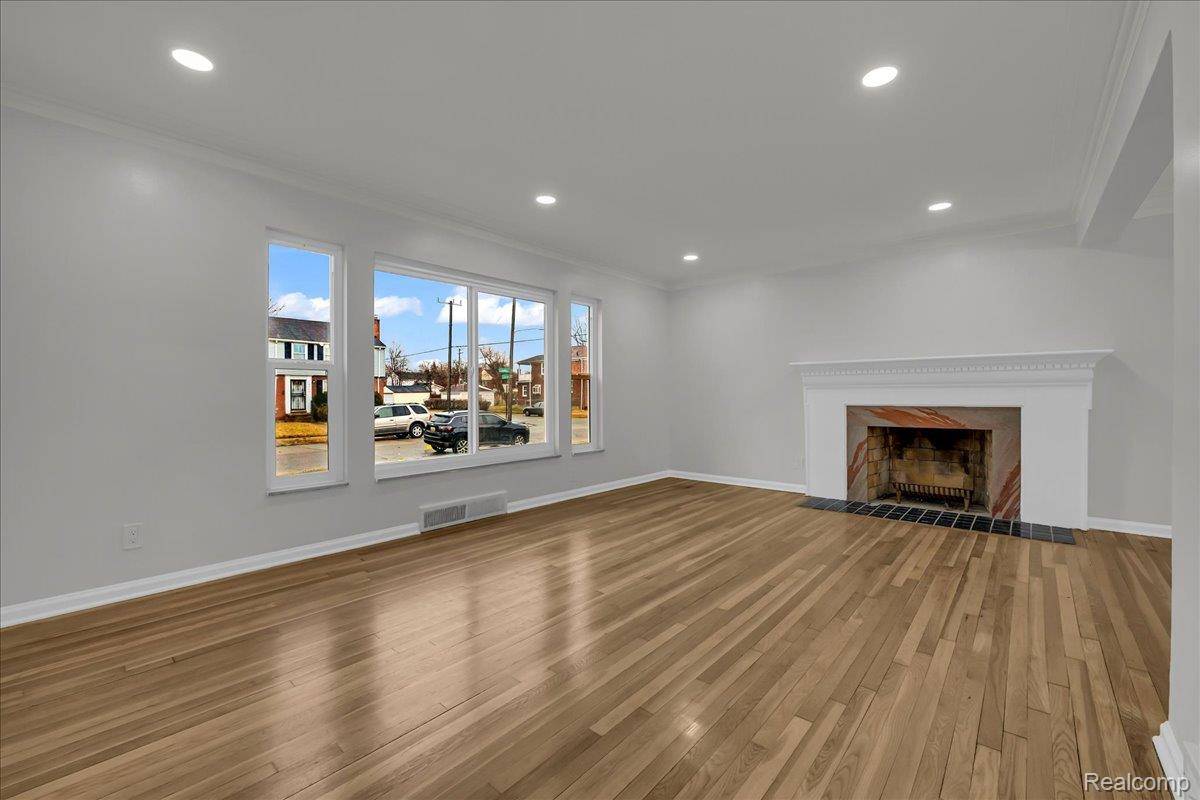 Detroit, MI 48235,18915 Lauder ST