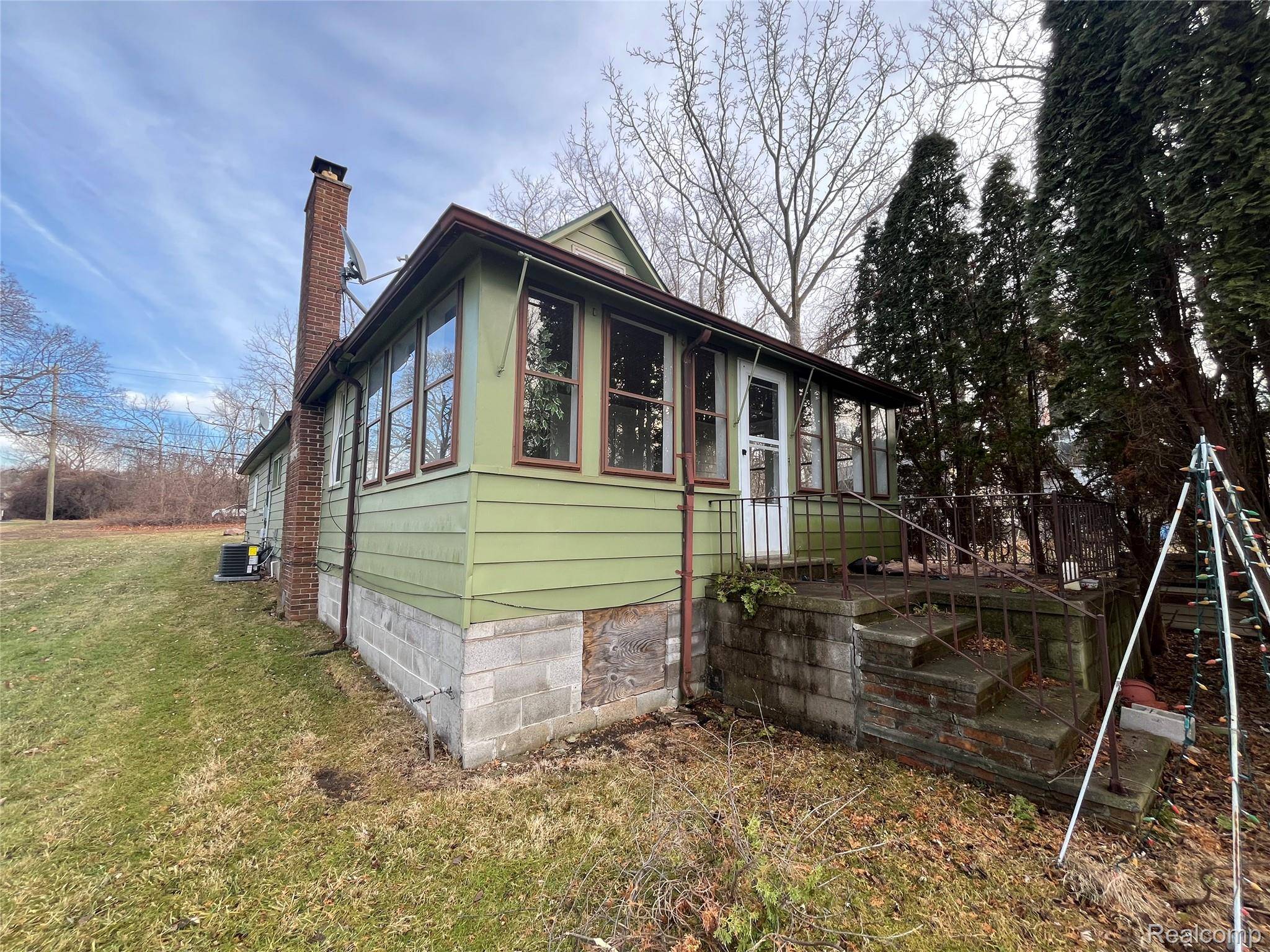 Grosse Ile, MI 48138,19826 Keith AVE