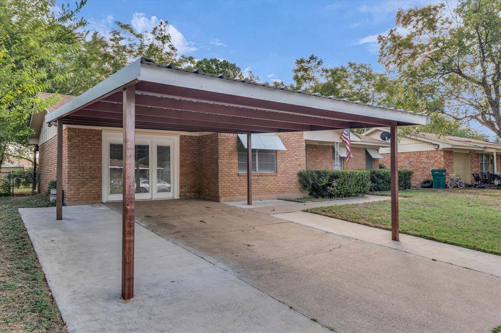 Lacy Lakeview, TX 76705,309 S Rita Street