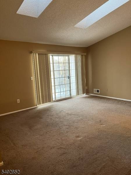 Mahwah Twp., NJ 07430,611 Lilac Ln