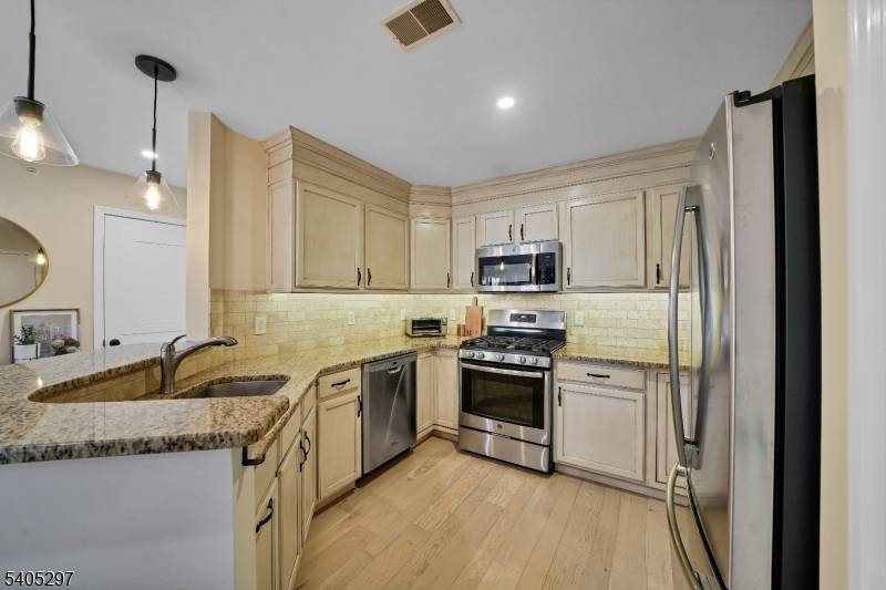 Lopatcong Twp., NJ 08886,654 Honeybrook Cir