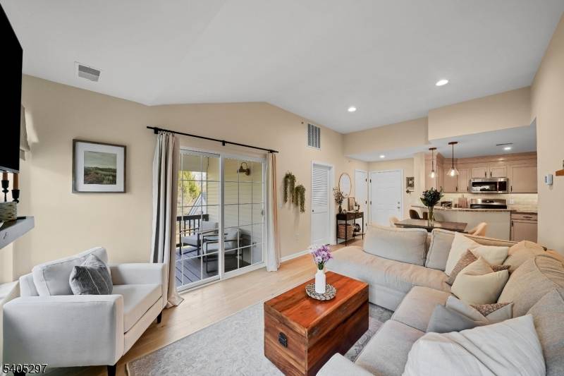 Lopatcong Twp., NJ 08886,654 Honeybrook Cir