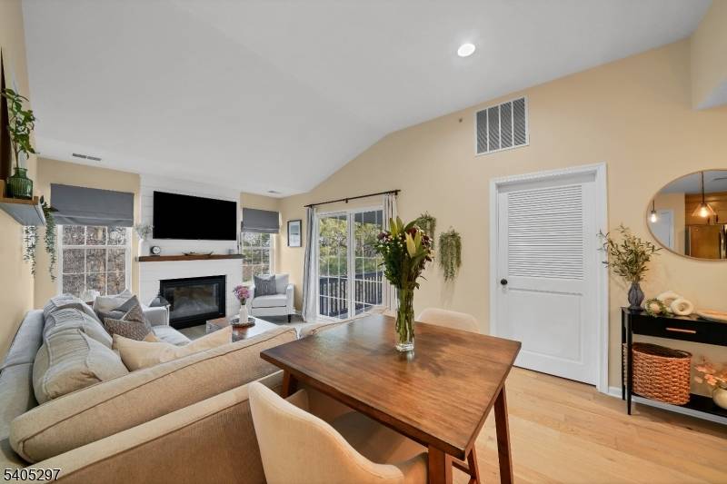 Lopatcong Twp., NJ 08886,654 Honeybrook Cir