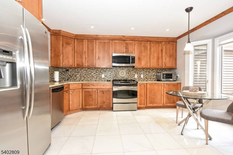 Mahwah Twp., NJ 07430,272 Belmont Pl