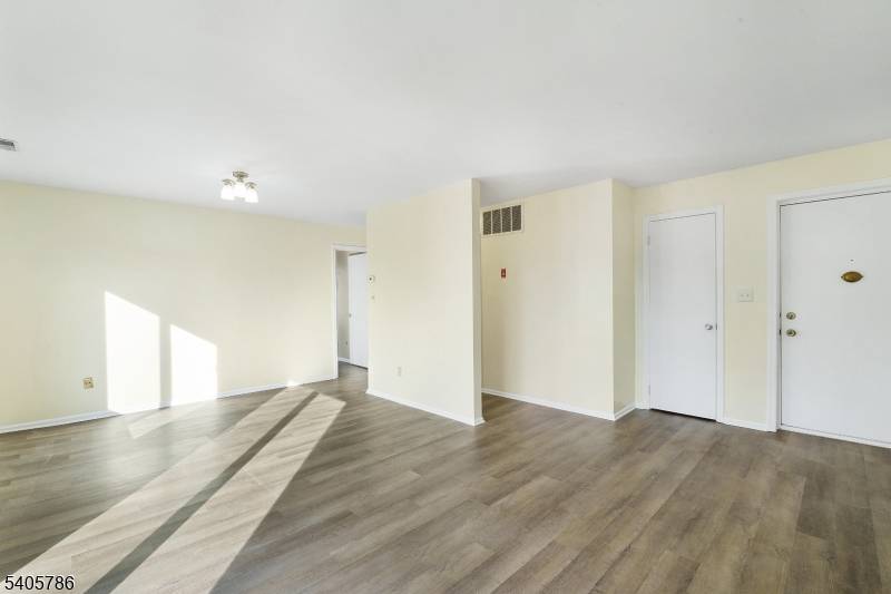 Stanhope Boro, NJ 07874,16298 Dell Pl