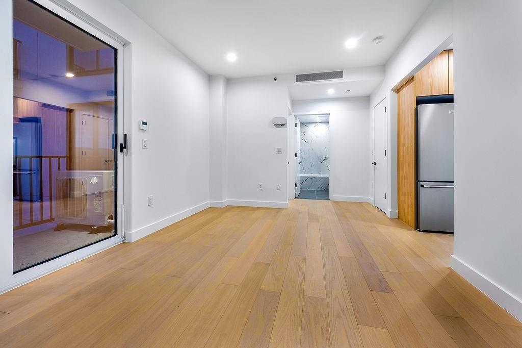 Flushing, NY 11354,150-02 Northern BLVD #4J