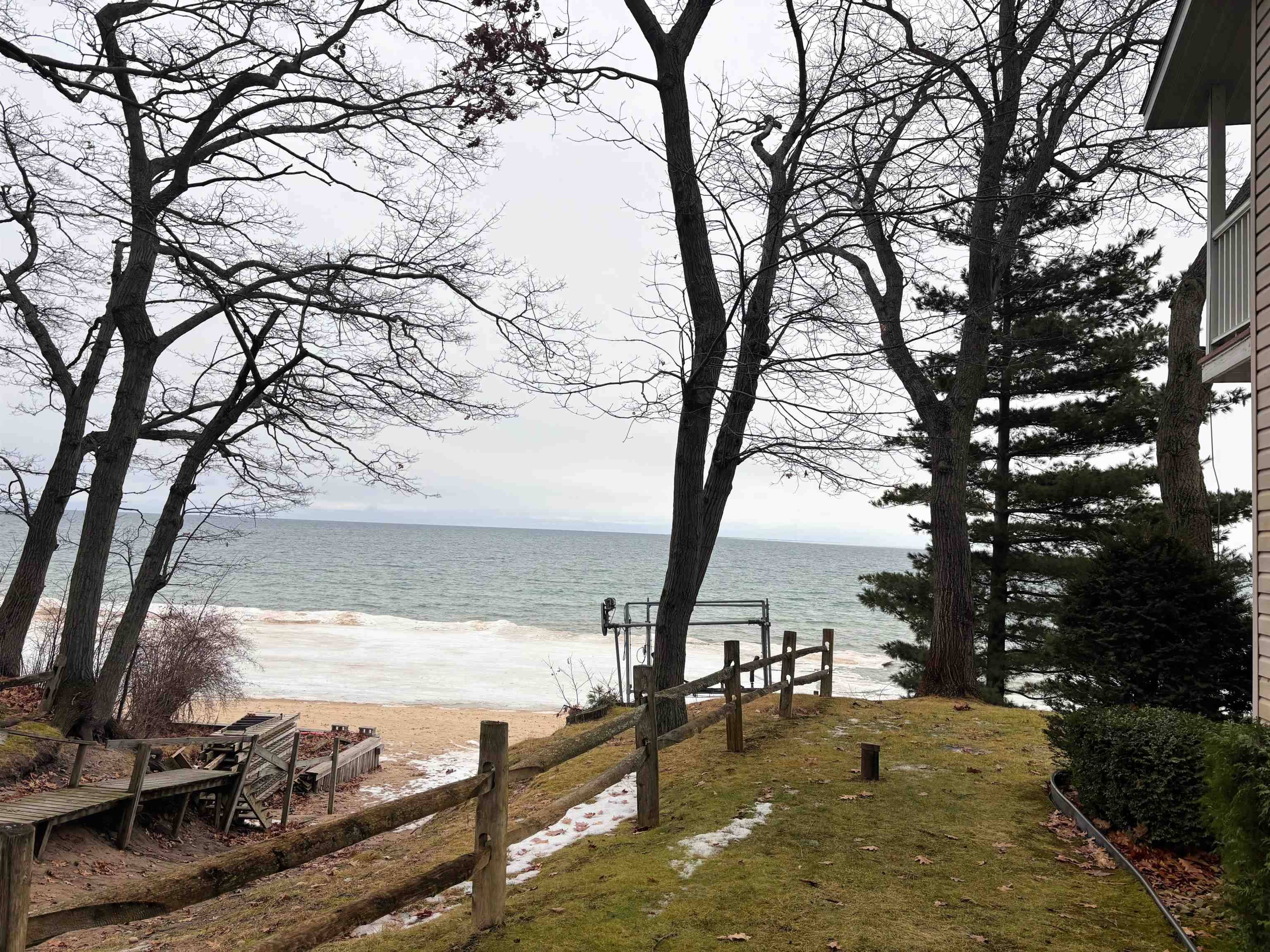 Au Gres, MI 48703,725 S Crescent AVE