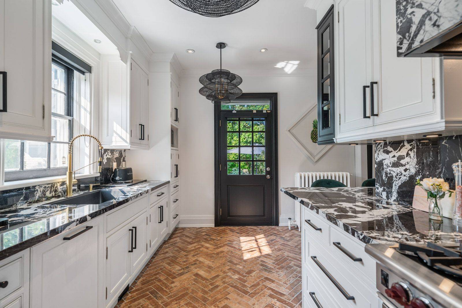 Toronto C04, ON M6C 2G7,171 Old Forest Hill RD