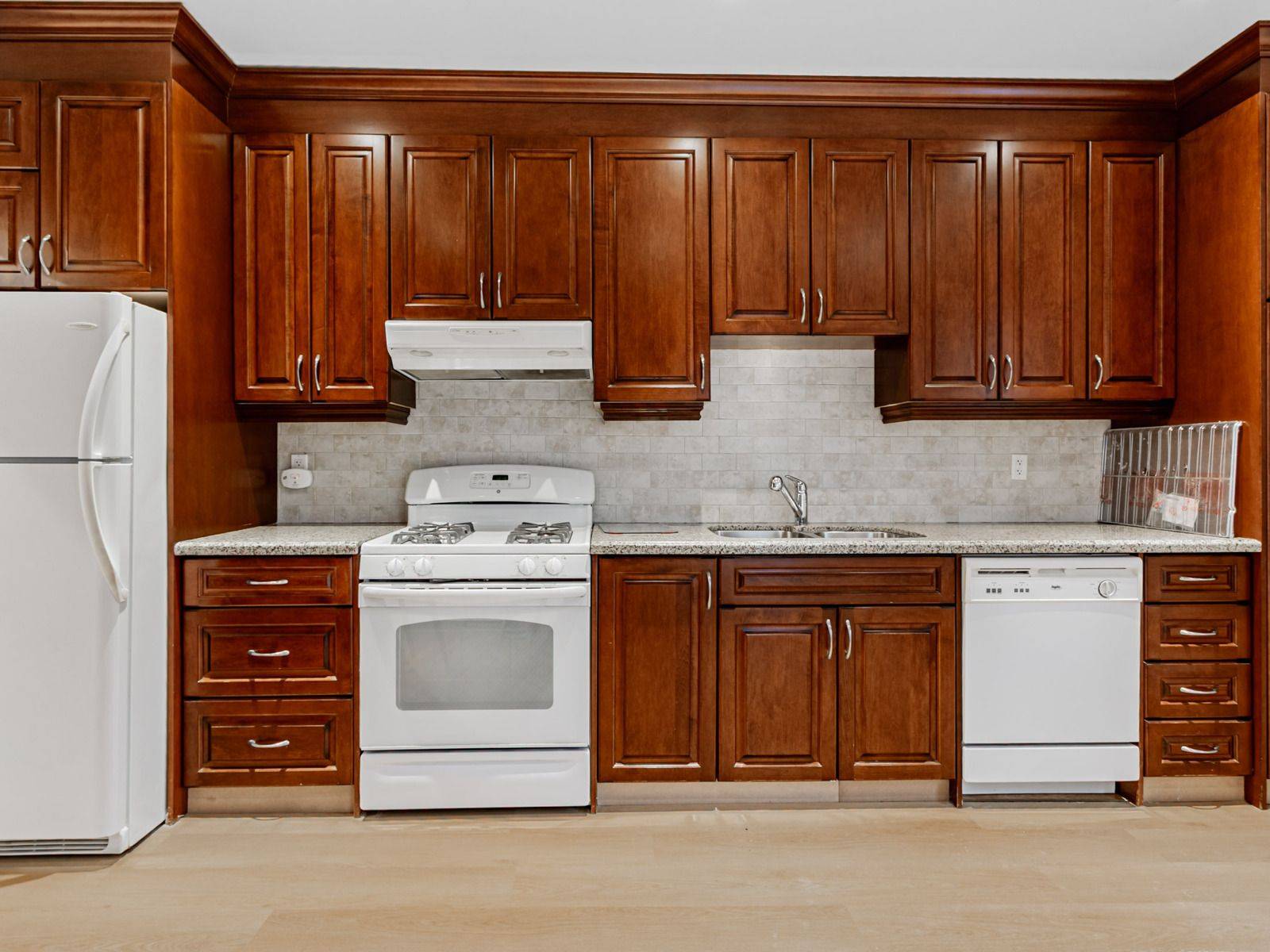 Toronto C01, ON M6J 2P6,135 Bellwoods AVE #1