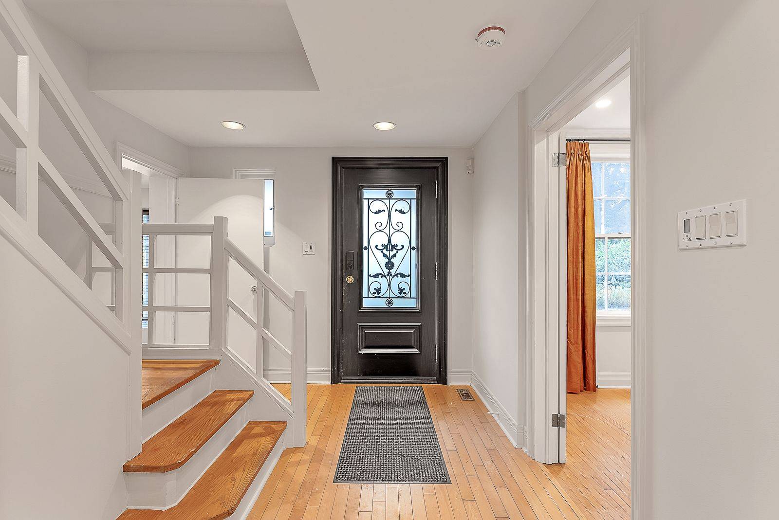 Toronto C12, ON M2P 1K6,75 Lord Seaton RD