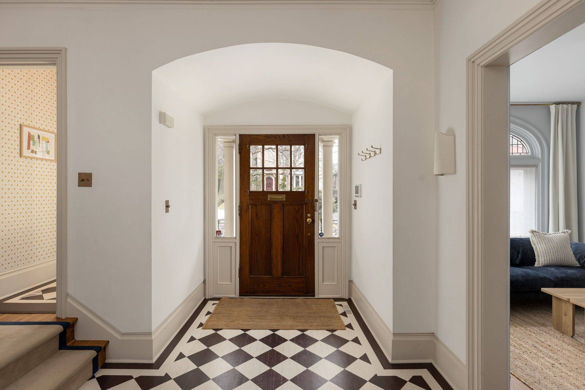 Toronto C09, ON M4W 2N7,104 Park RD