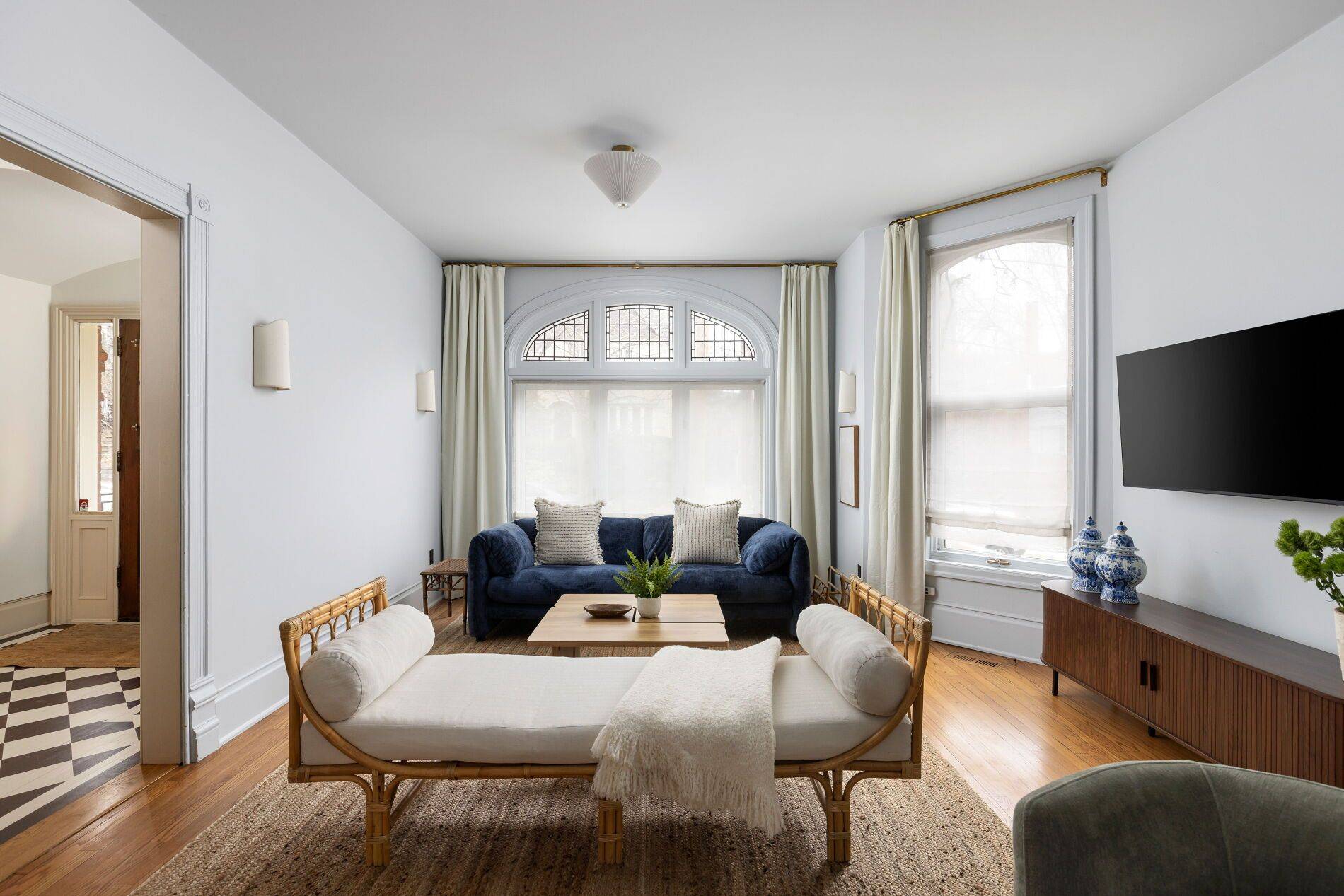 Toronto C09, ON M4W 2N7,104 Park RD