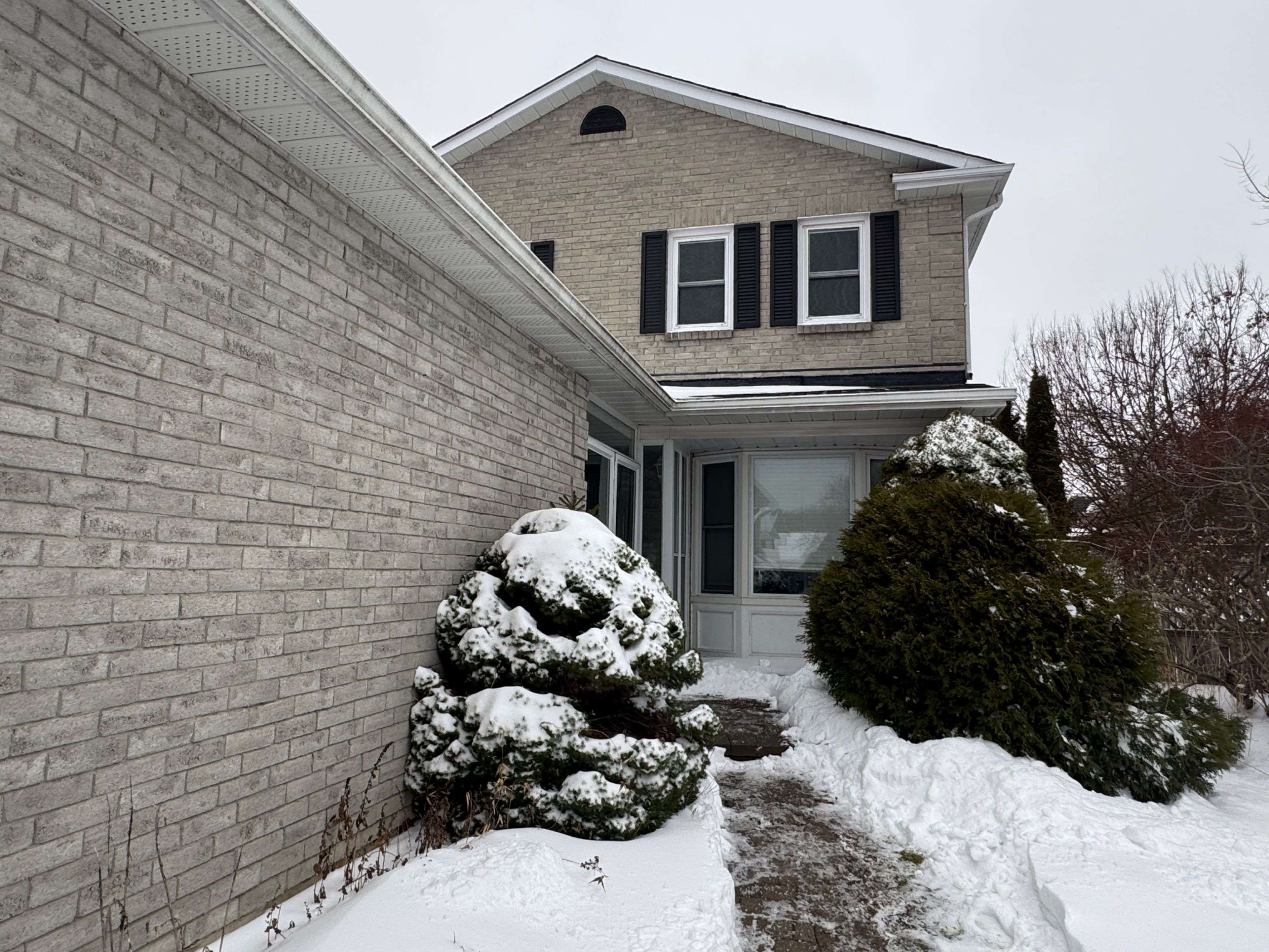 Pickering, ON L1X 1T6,1200 Maple Gate #Main