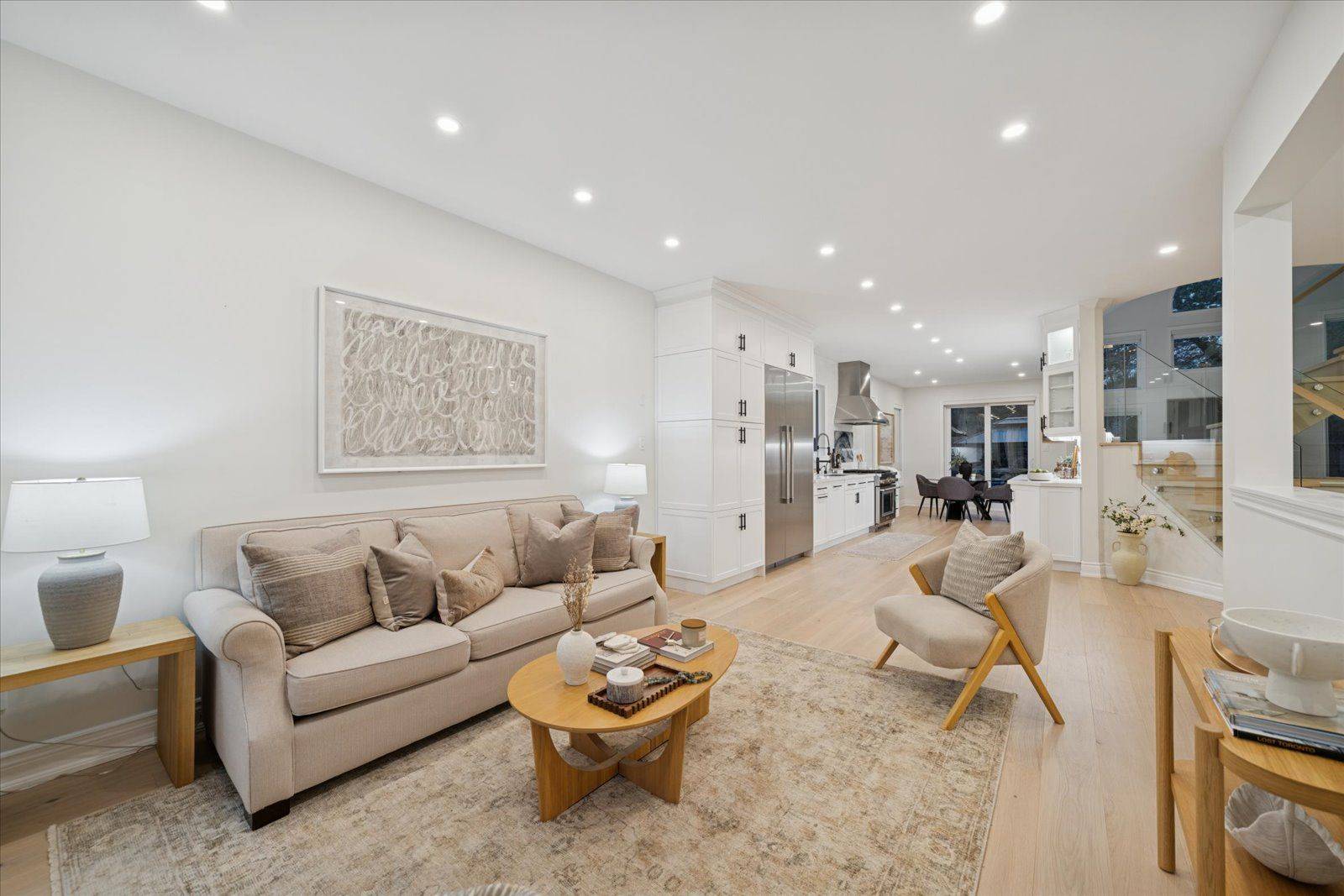 Pickering, ON L1W 2M7,462 Oakwood DR