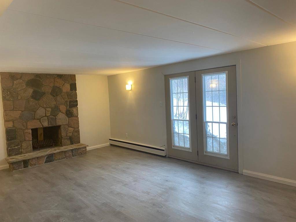 Oshawa, ON L1H 2H9,926 Walnut CT #Basement