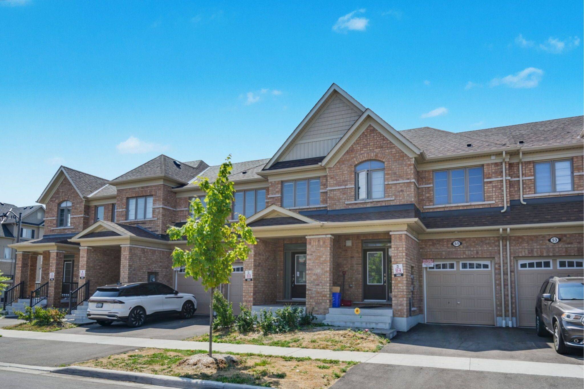 Oshawa, ON L1L 0V2,49 Bayardo DR