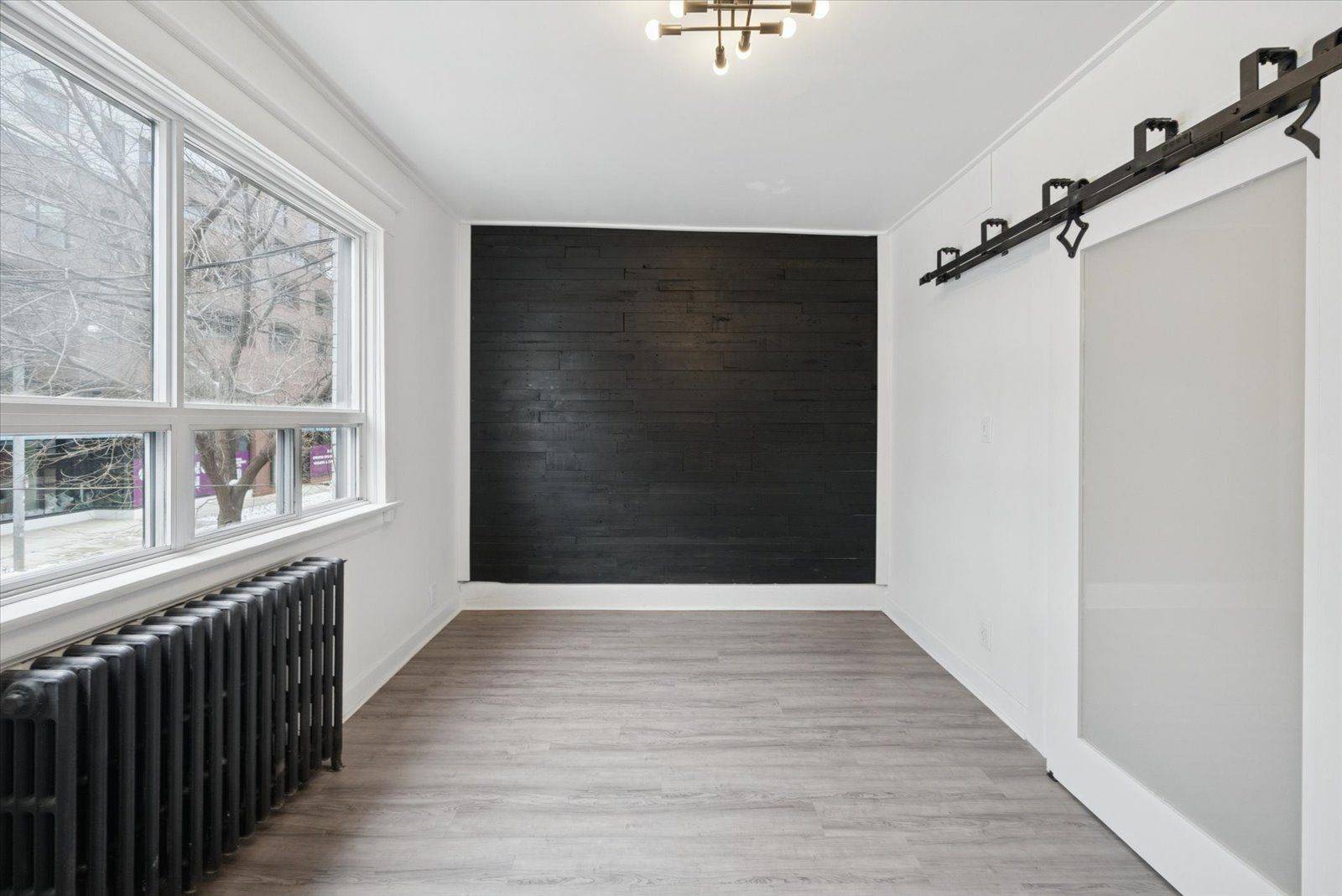 Toronto E01, ON M4L 1G1,1578 Queen ST E #Unit A