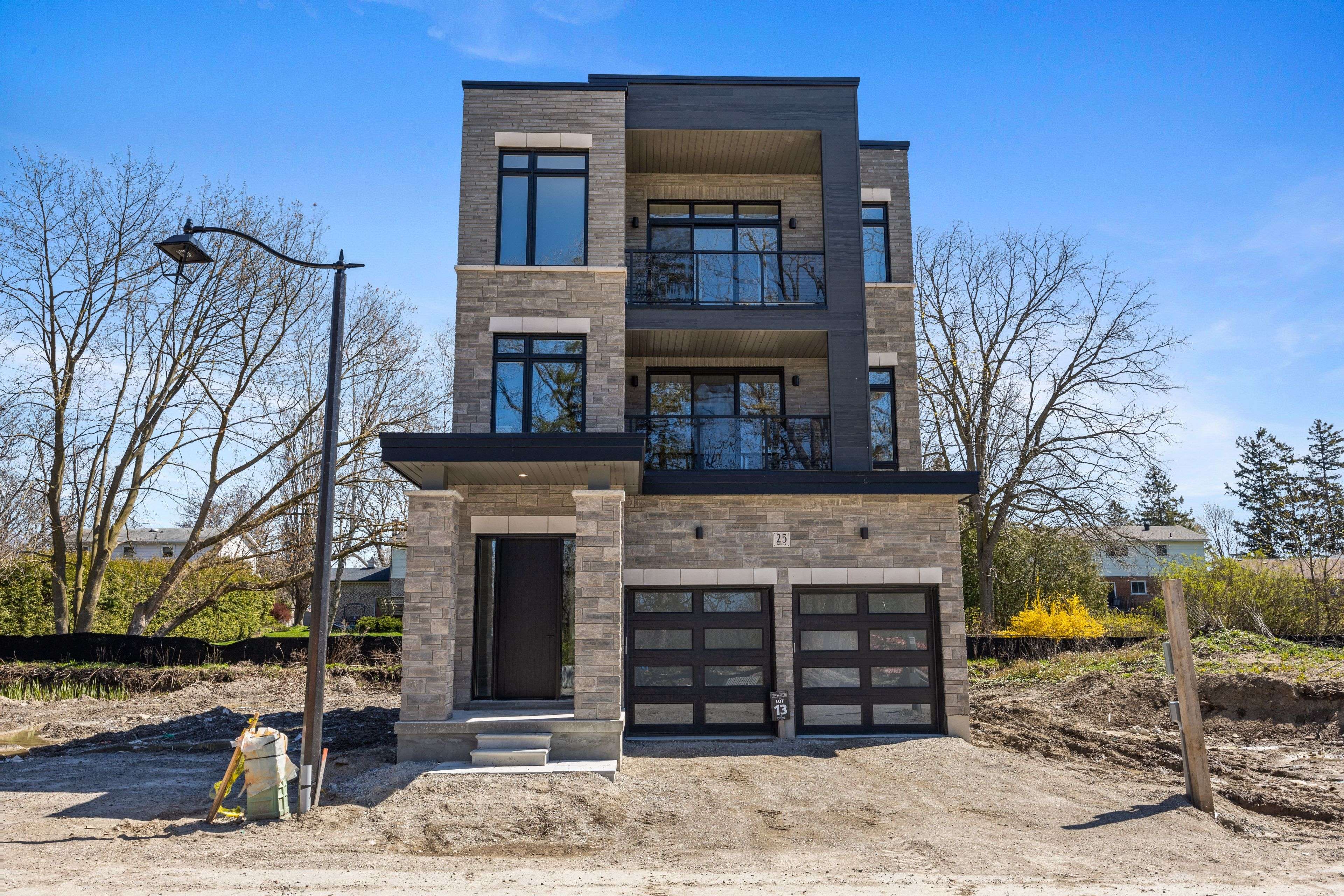 Whitby, ON L1N 2S6,25 Inverlynn WAY