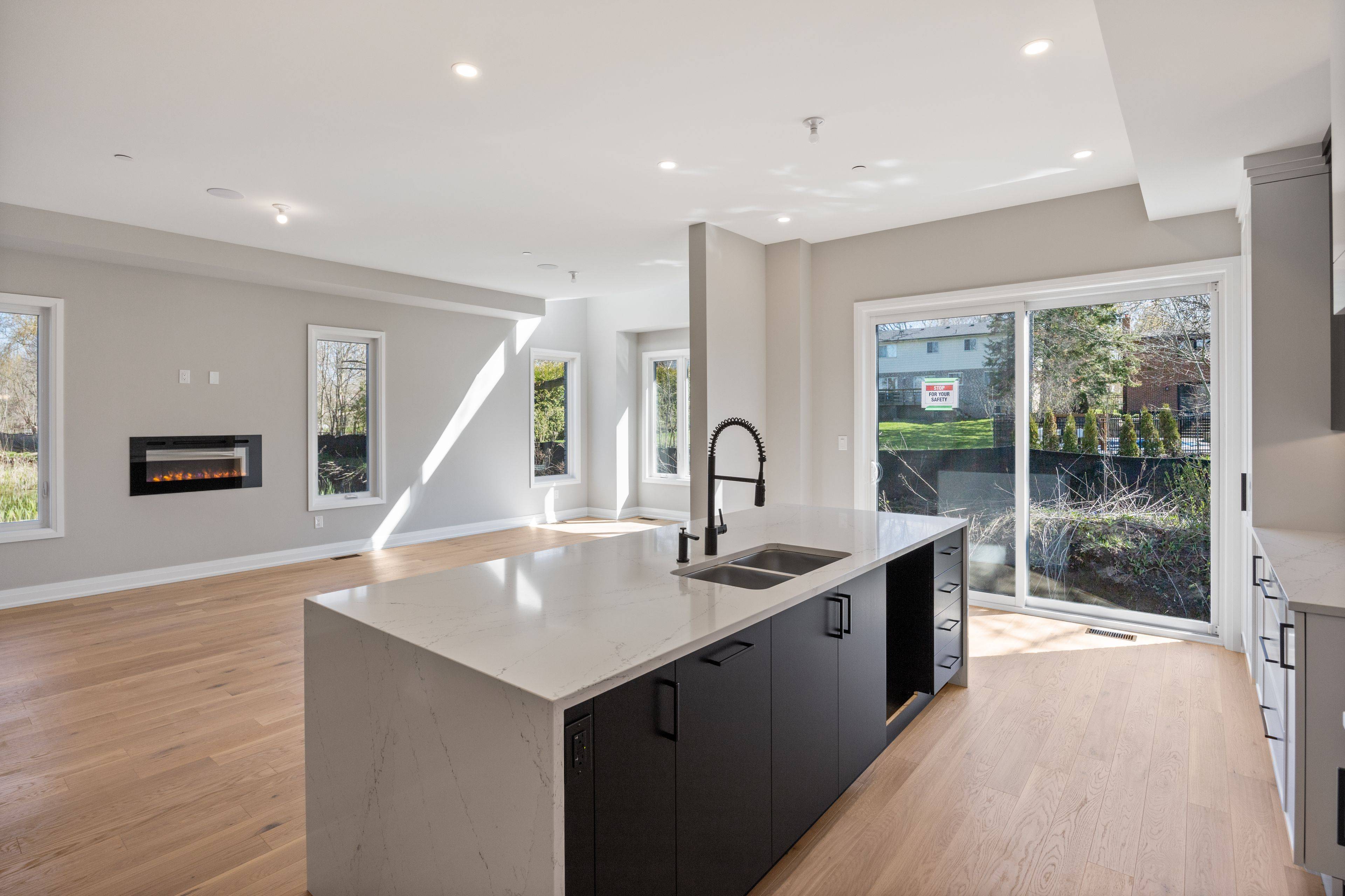 Whitby, ON L1N 2S6,25 Inverlynn WAY