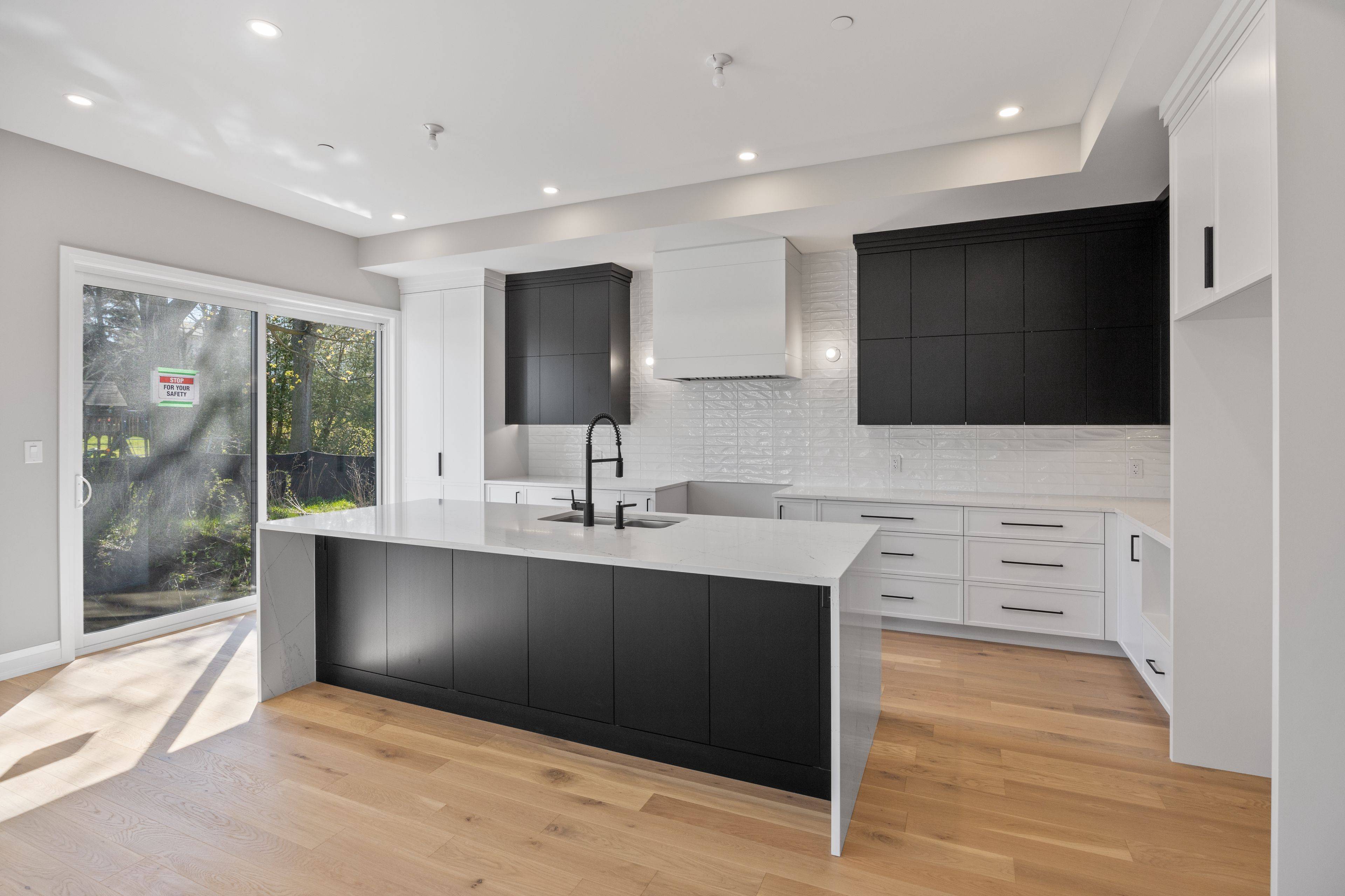 Whitby, ON L1N 2S6,25 Inverlynn WAY