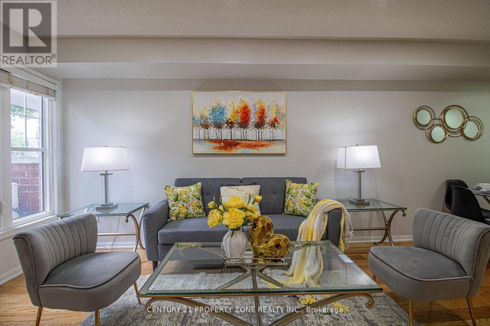 Toronto E04, ON M1L 0Z5,30 Mendelssohn ST #14