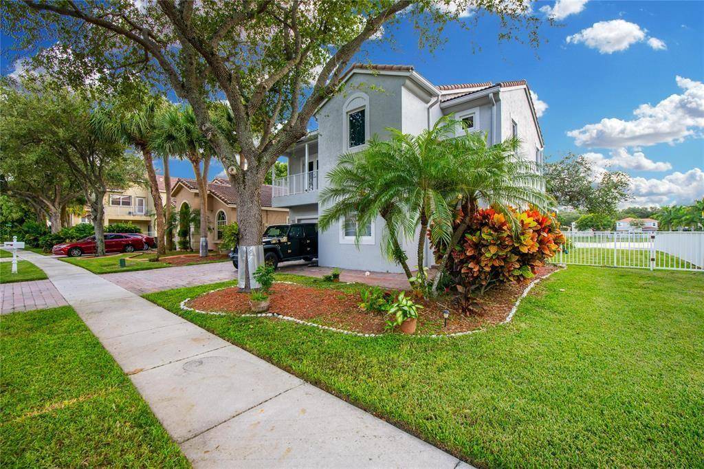 Pembroke Pines, FL 33024,1858 NW 74th Way