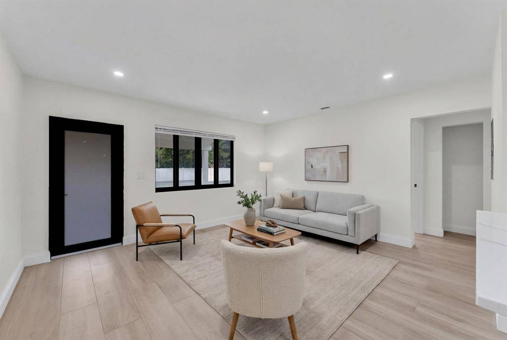 Oakland Park, FL 33334,1398 NE 37th St