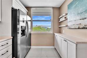 Davie, FL 33324,1520 Whitehall Dr #405