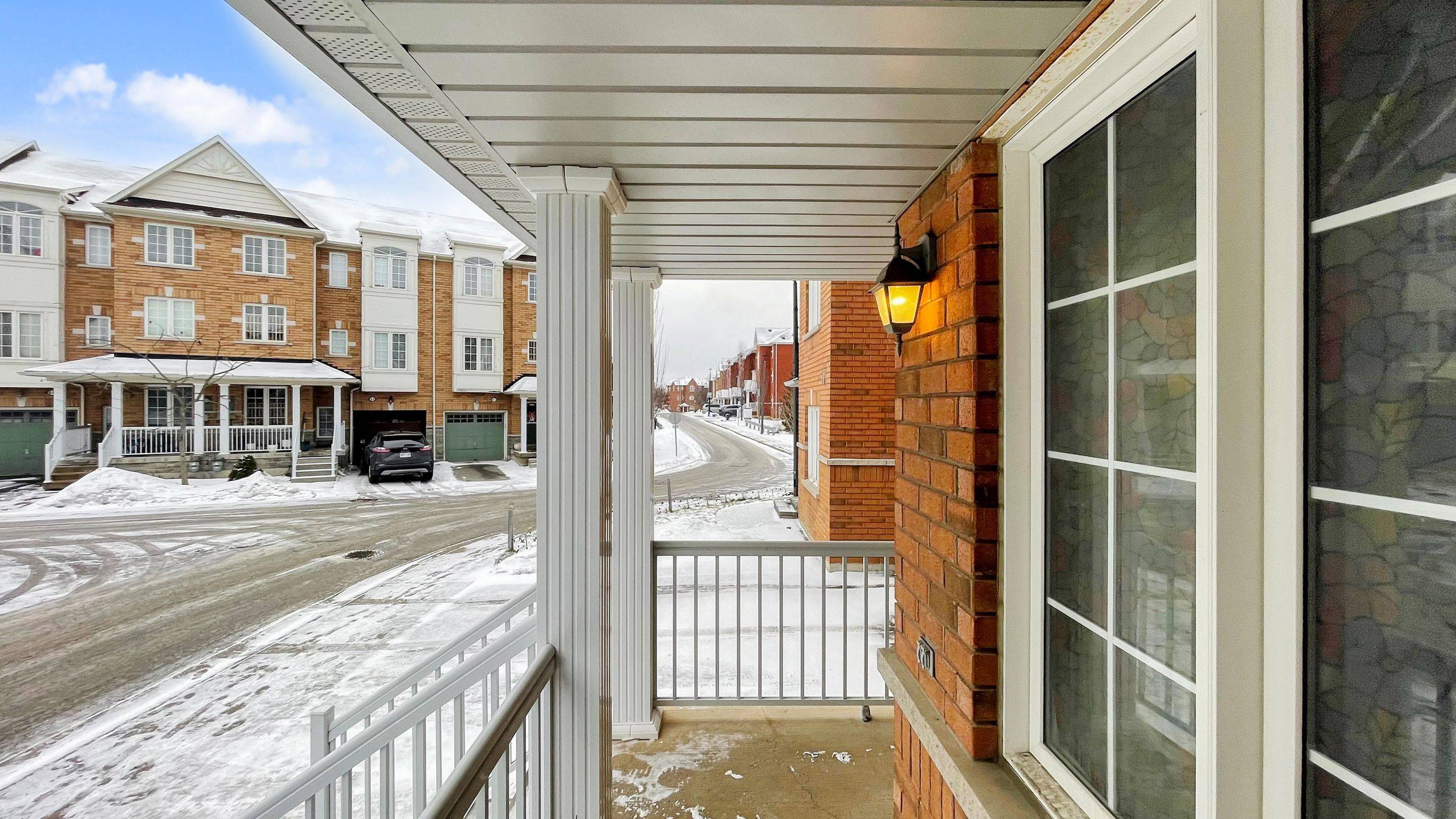 Richmond Hill, ON L4E 4L5,15 Old Colony RD #72