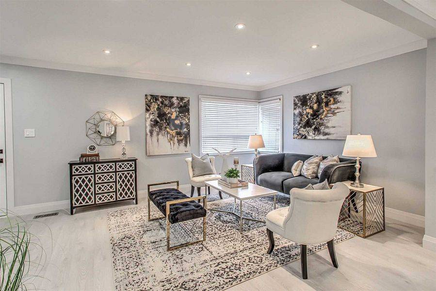 Newmarket, ON L3Y 1H2,254 Andrew ST #main