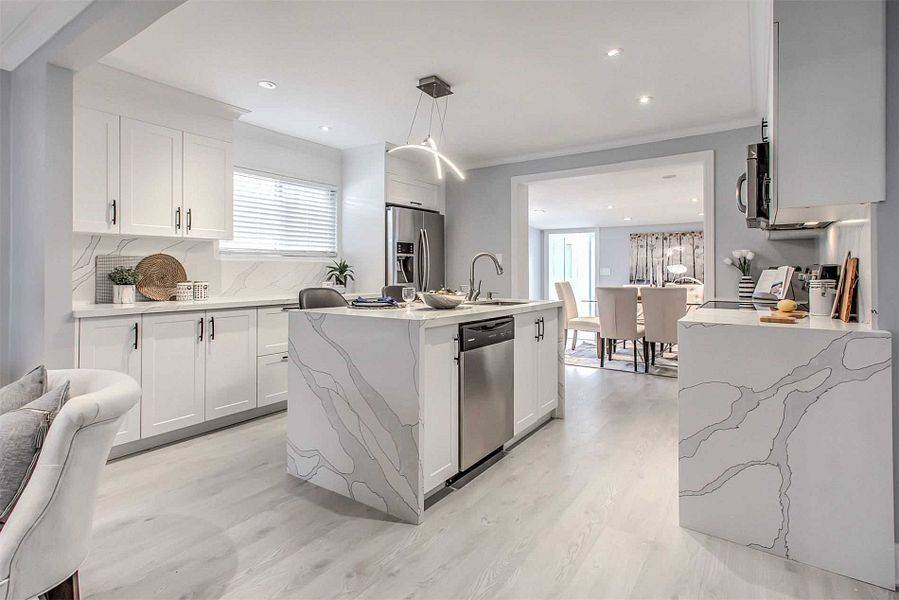 Newmarket, ON L3Y 1H2,254 Andrew ST #main