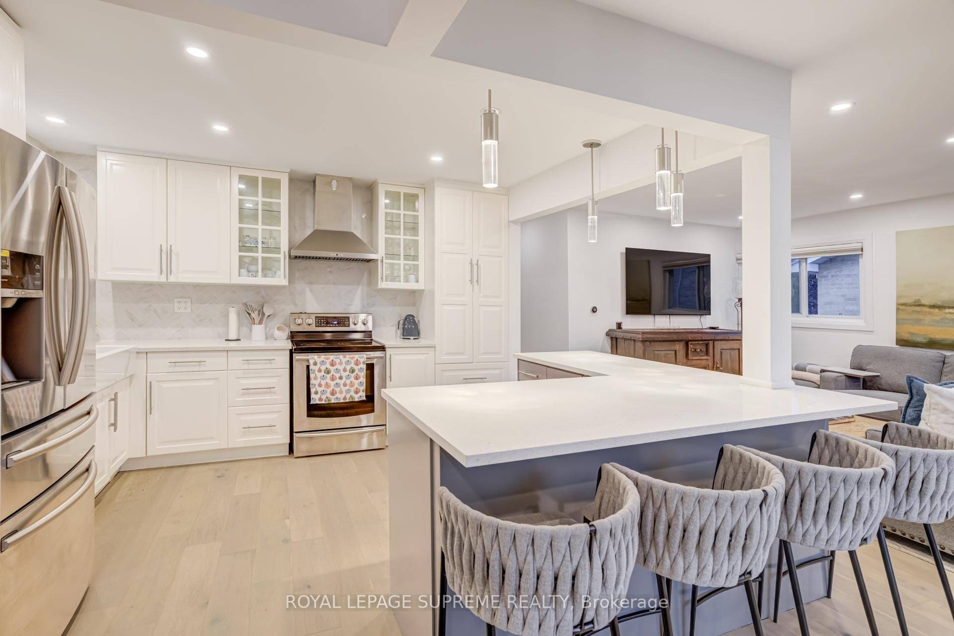 Richmond Hill, ON L4C 4H7,138 Driscoll RD