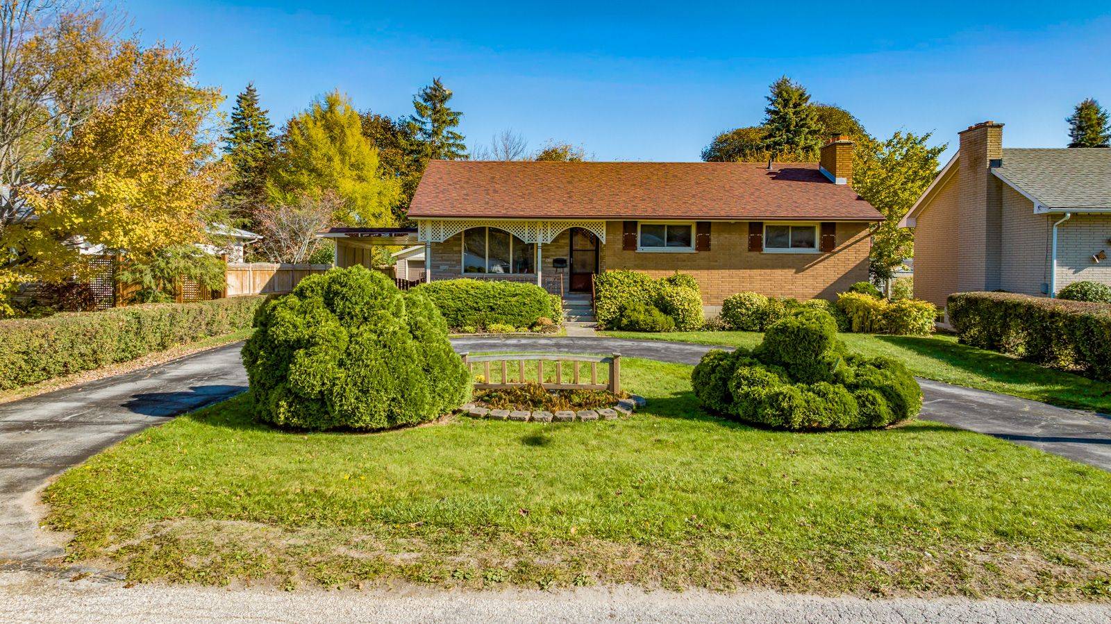 Collingwood, ON L9Y 3C7,185 Walnut ST