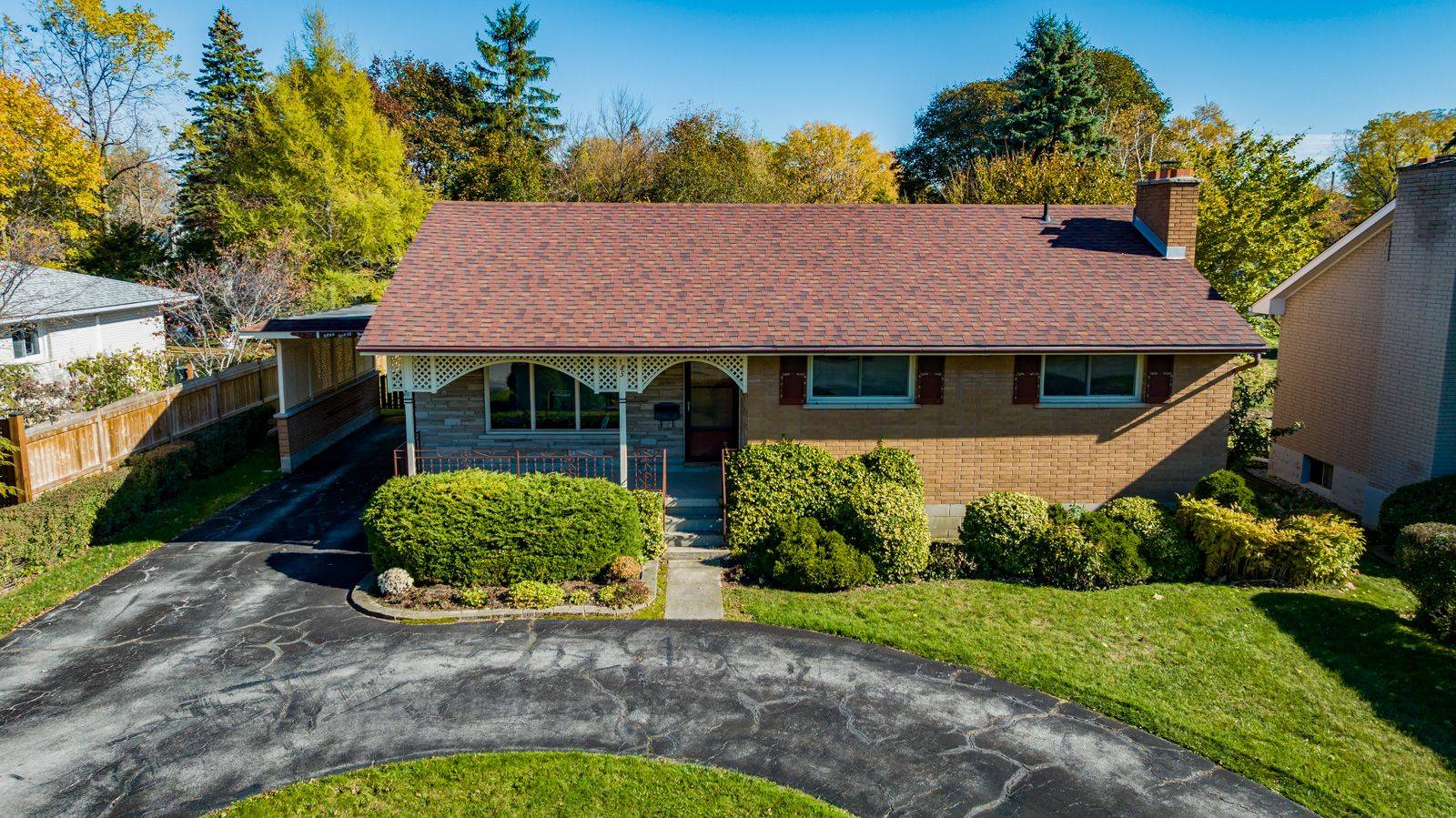 Collingwood, ON L9Y 3C7,185 Walnut ST