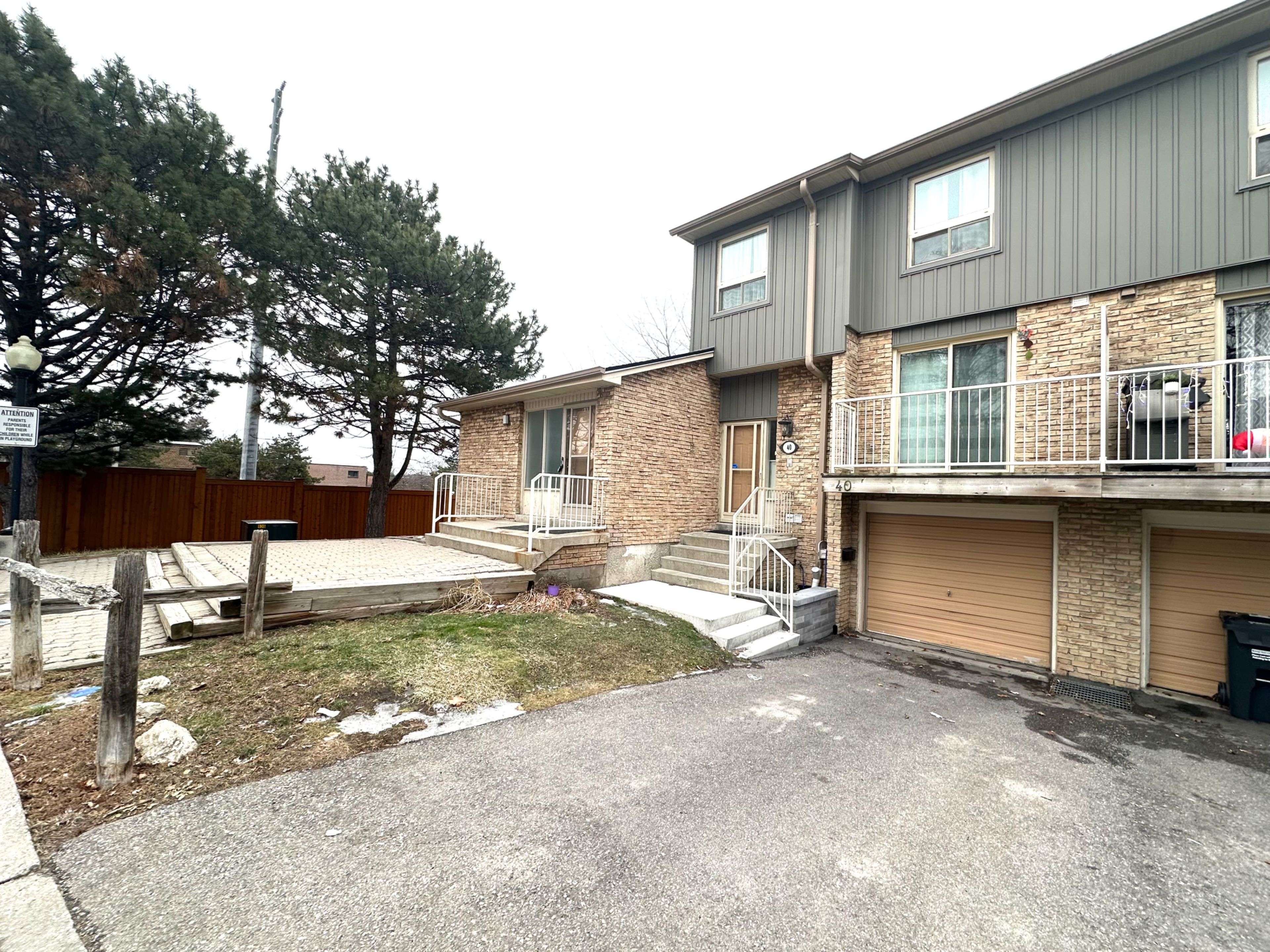Mississauga, ON L5B 2P6,60 Hanson RD #40