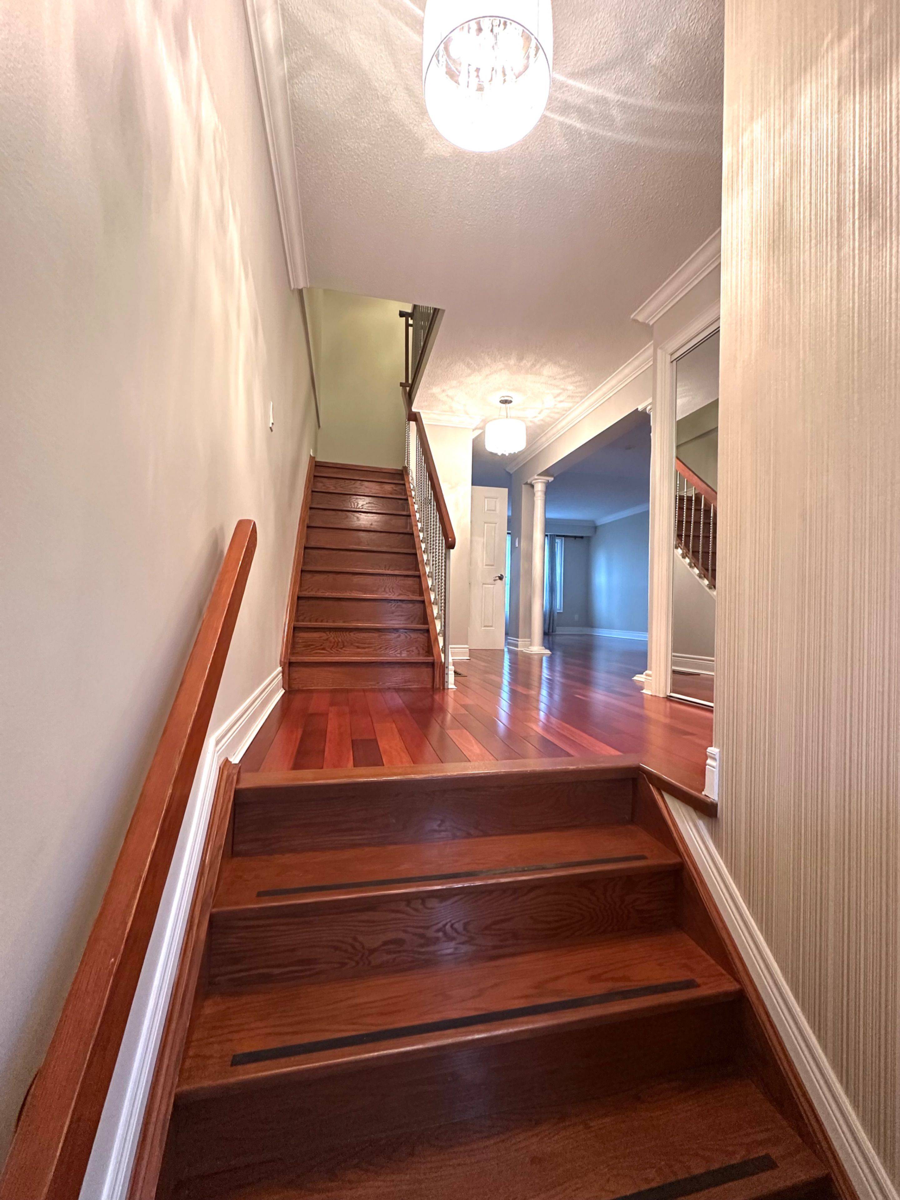 Mississauga, ON L5B 2P6,60 Hanson RD #40