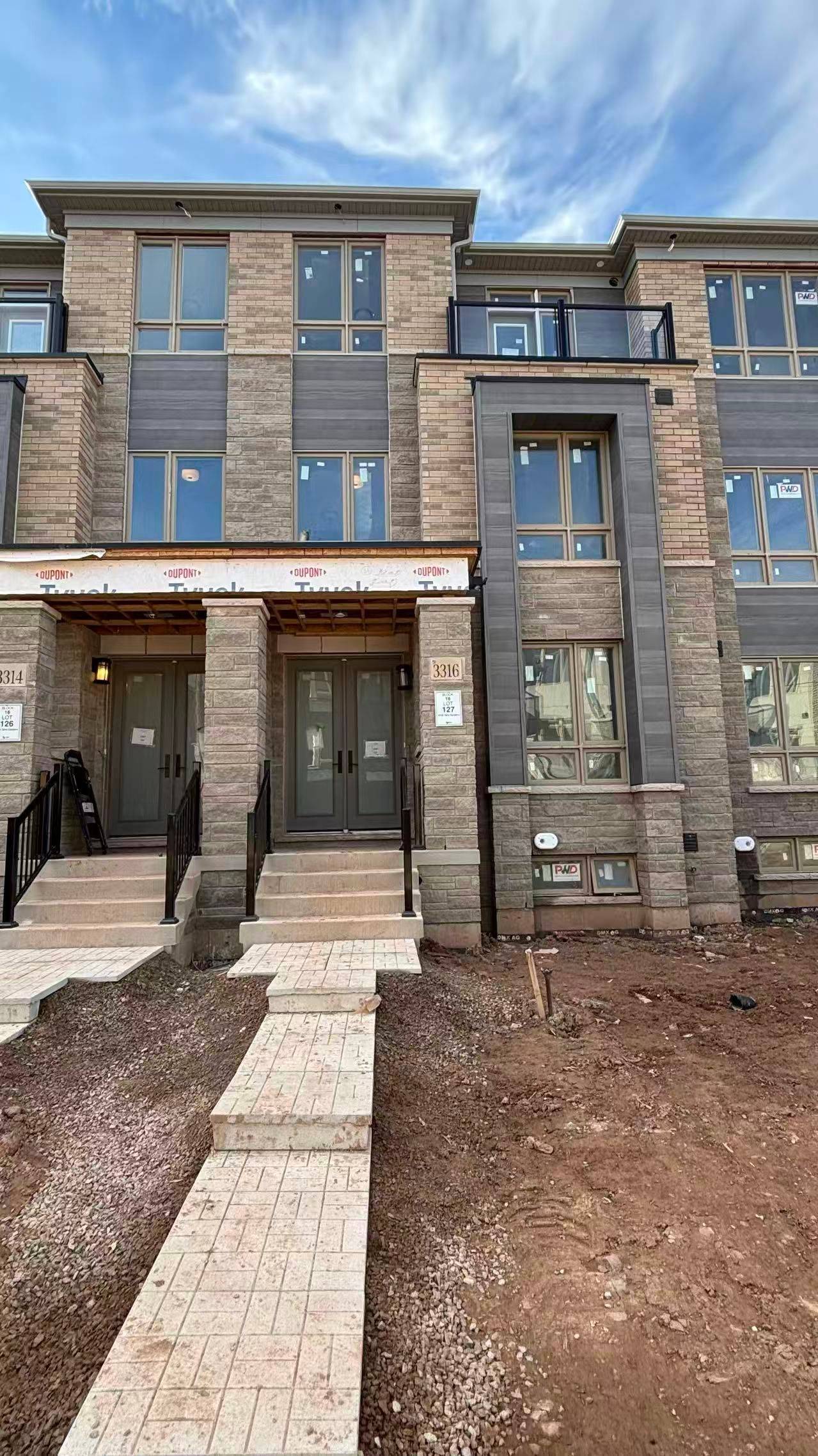 Oakville, ON L6M 4K1,3316 Taha GDNS