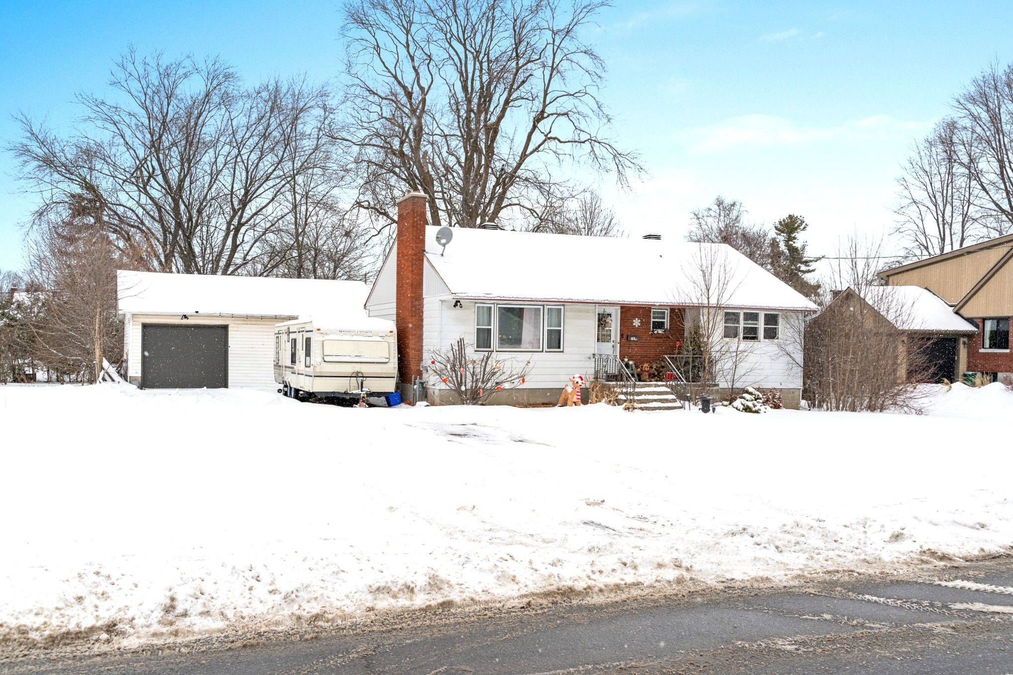 Meadowlands - Crestview And Area, ON K2G 2Y5,191 Norice ST