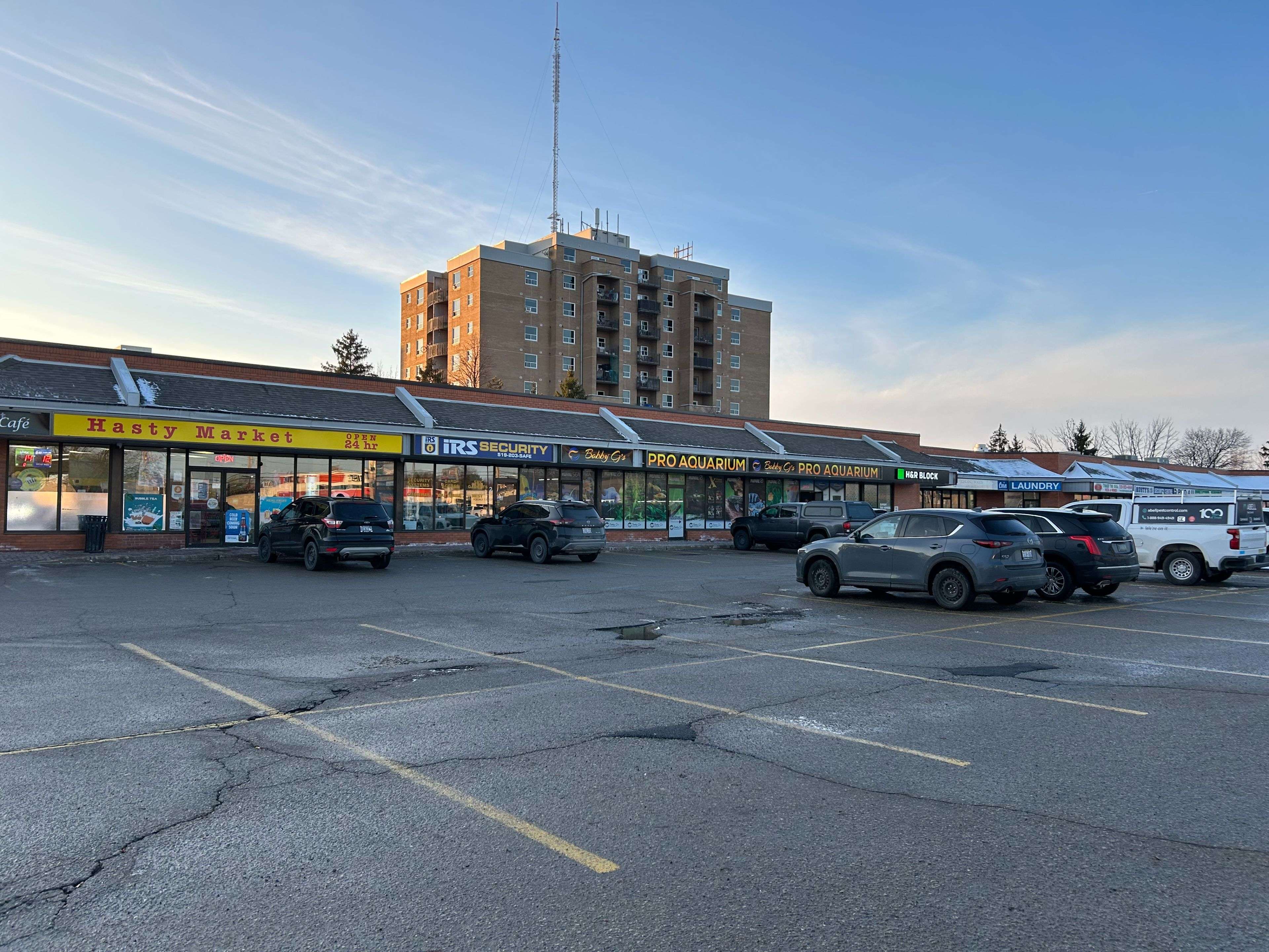 London South, ON N6J 4K2,99 Belmont DR #5-6
