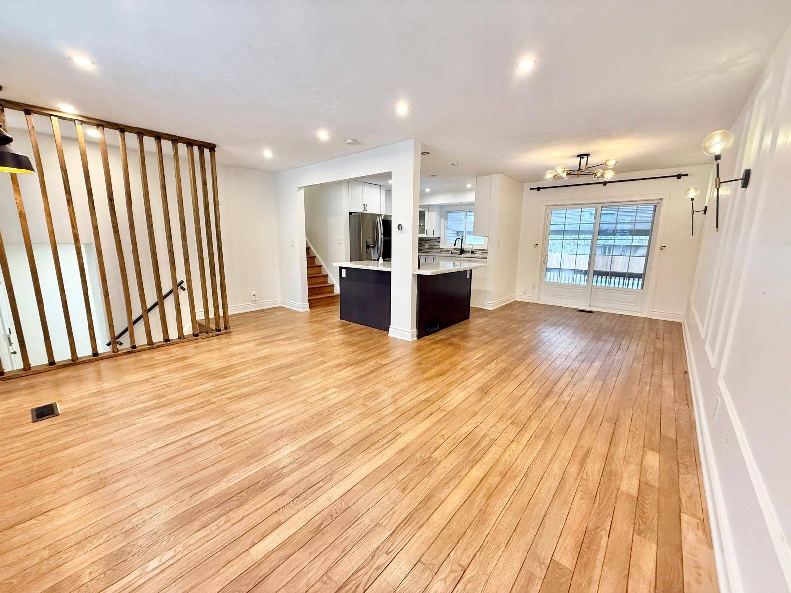 Waterloo, ON N1R 4R1,12 Foster CRES E #Main Unit